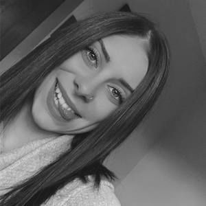 Meet your Posher, Simone